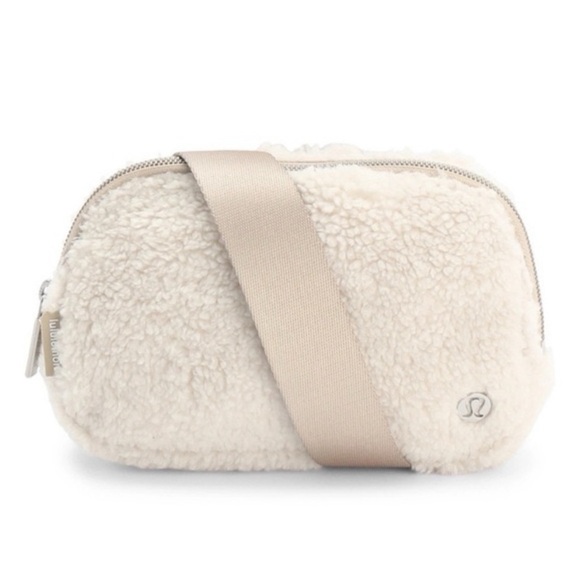Lululemon Athletica Fleece Everywhere Belt Bag - Picture 1 of 6